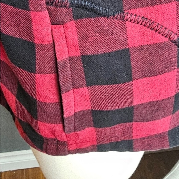 Orvis red and black checkered snap front top size small - Picture 4 of 7